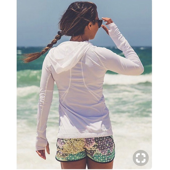 lululemon athletica Jackets & Blazers - Lululemon Water Bound Hoodie